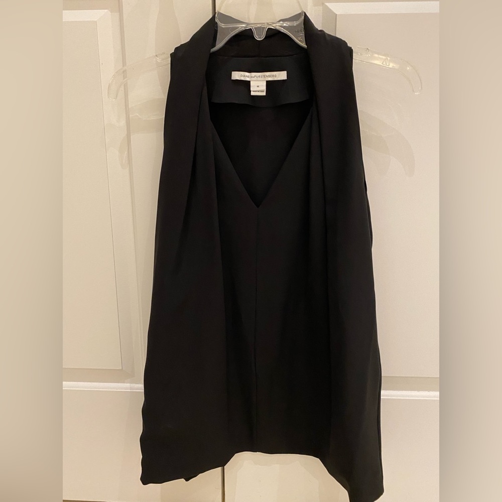 Diane von Furstenberg black top. Size Medium
